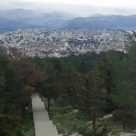 룸 레온 홈스테이 *