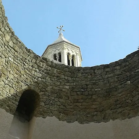 Leon منزل للإقامة *