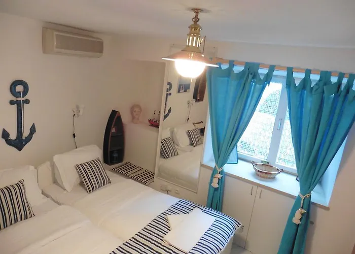 Δωμάτια σε οικογενειακή κατοικία Leon Σπλιτ