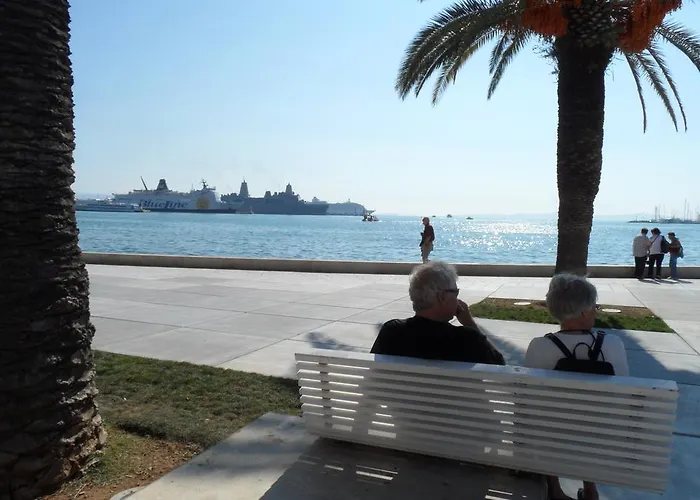 Leon Δωμάτια σε οικογενειακή κατοικία