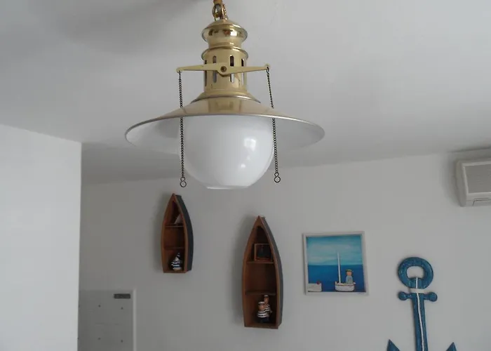 Δωμάτια σε οικογενειακή κατοικία Leon